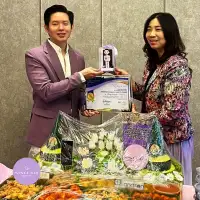 Celebrates dr. Rudy Adiputra The 1st KOL of Ellanse Indonesia